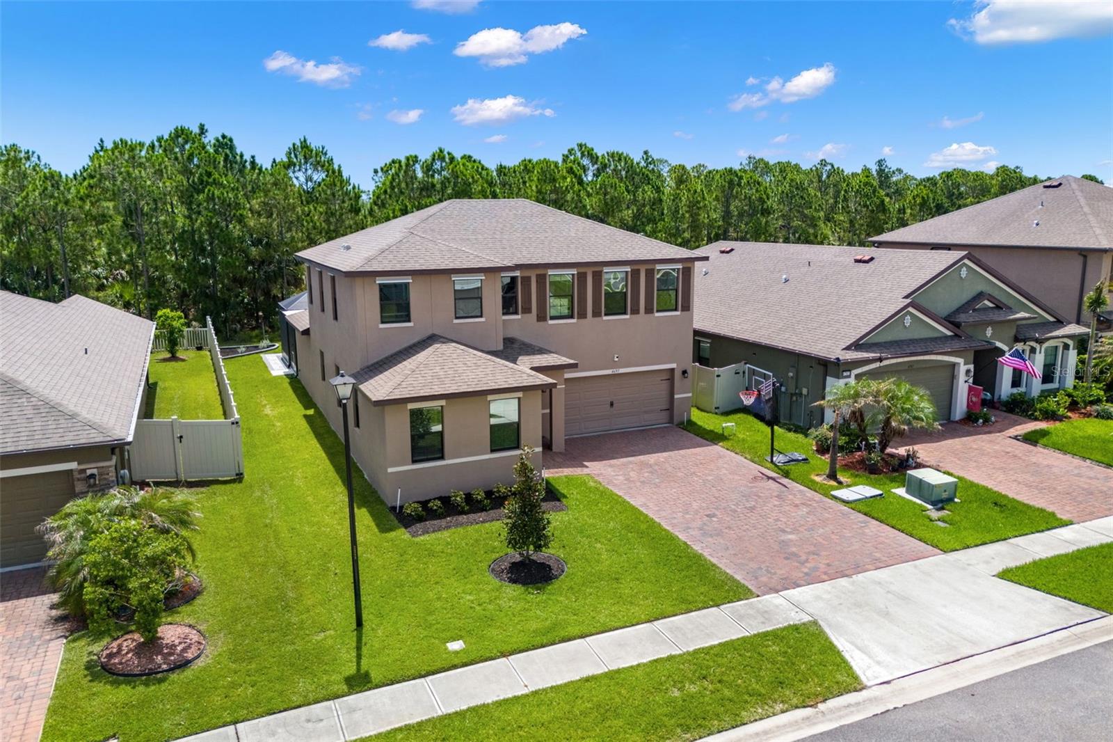 4697 BROOMSEDGE CIRCLE