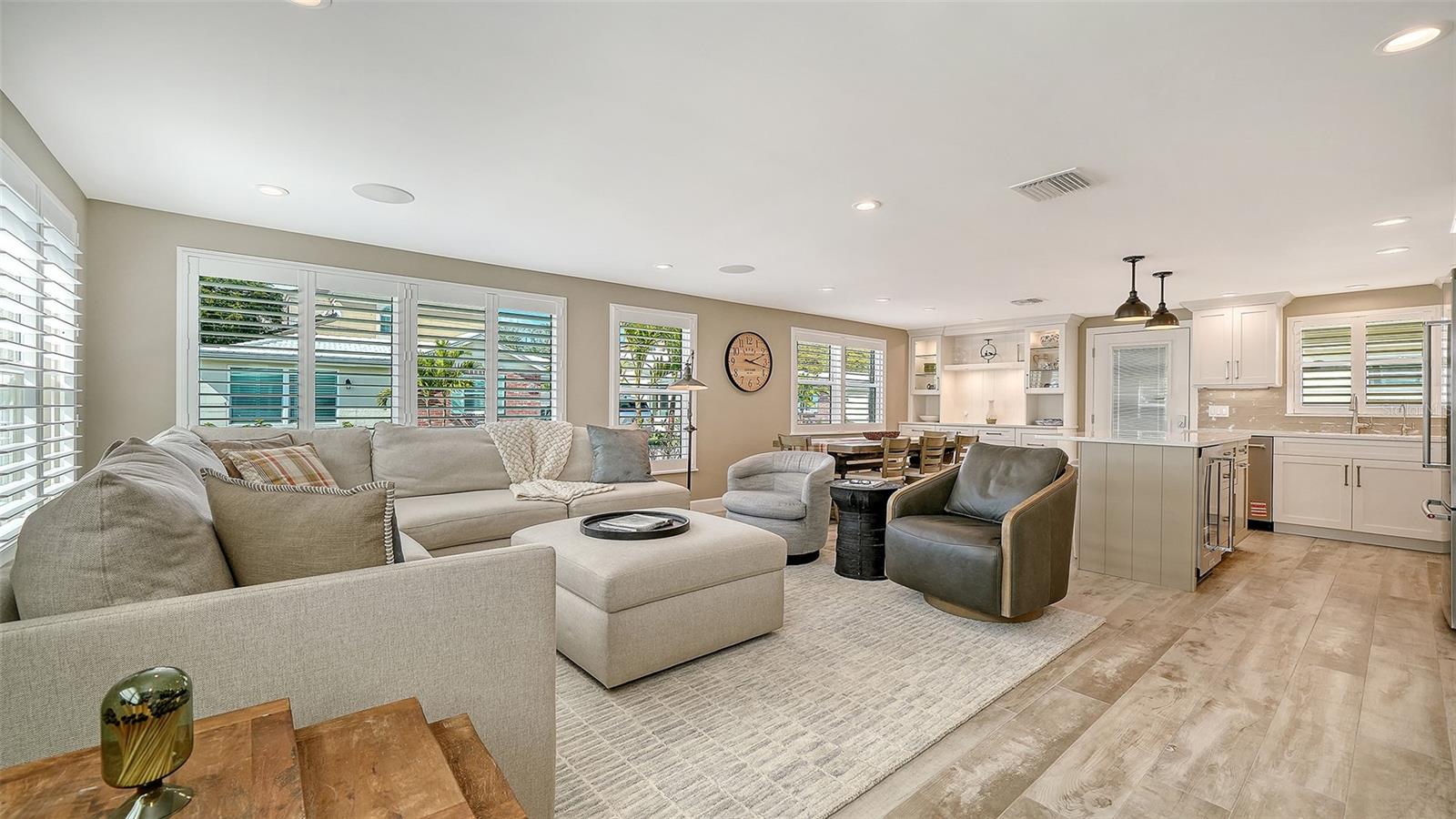 HORIZONS WEST - Residential