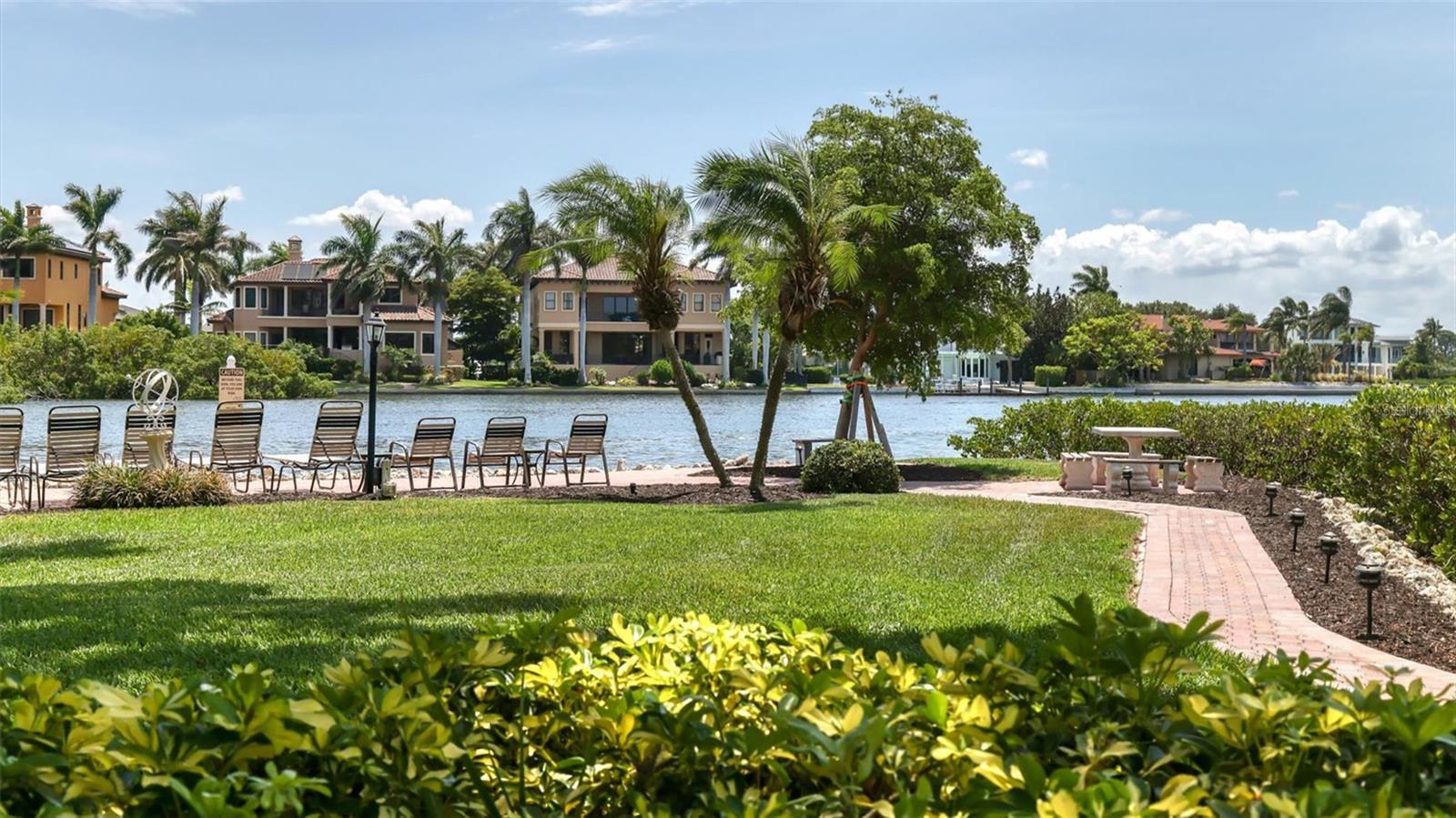 HORIZONS WEST - Residential