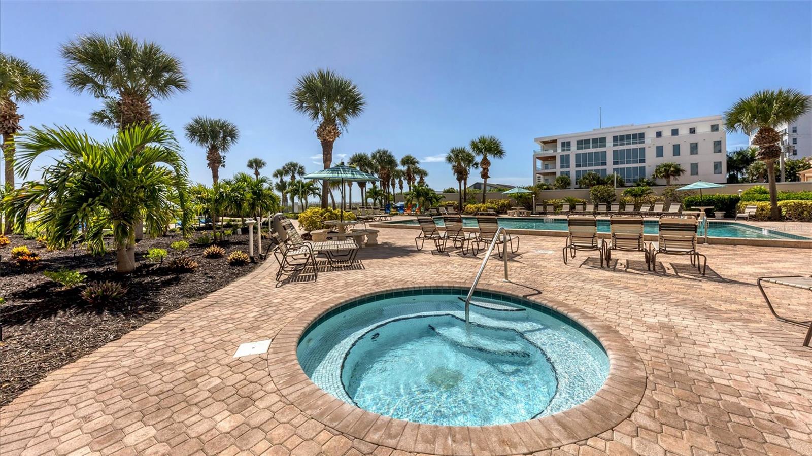 HORIZONS WEST - Residential