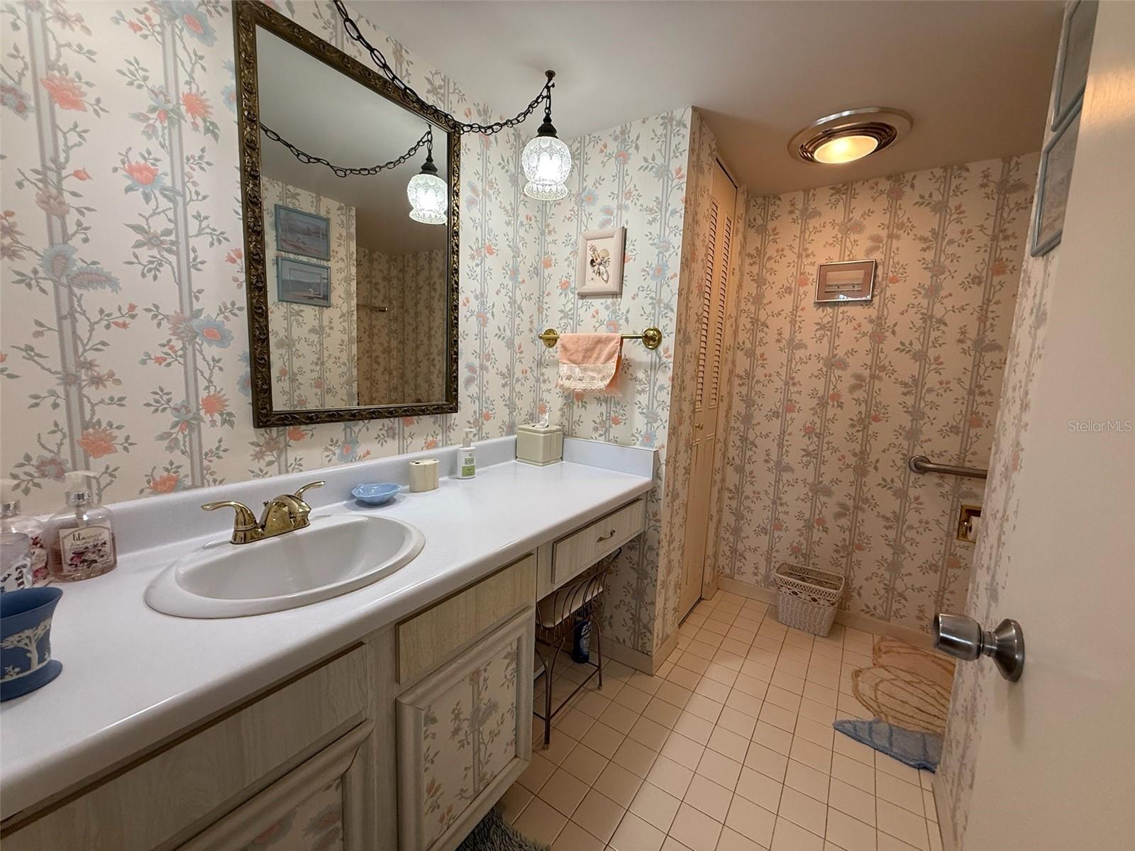 BAY ISLAND GROUP 1 - Residential Lease