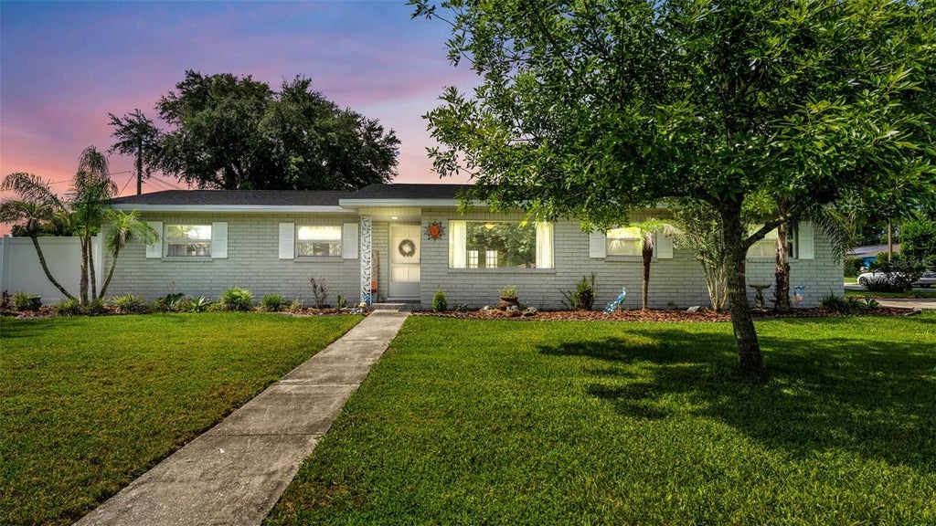 Photo of 2015 E Gachet Boulevard, Lakeland, FL 33813 (MLS # L4963358)