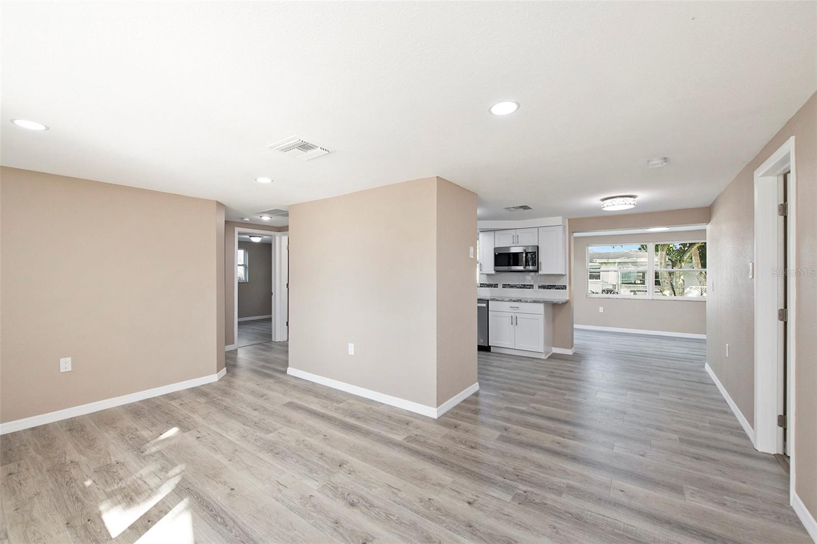 4520 IRIS DRIVE