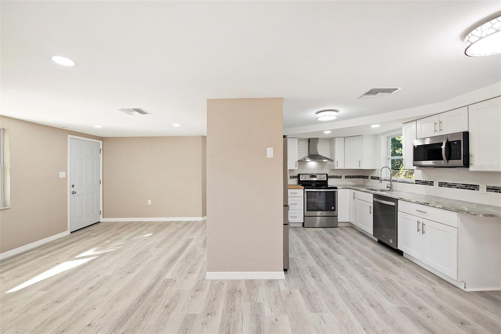 4520 IRIS DRIVE