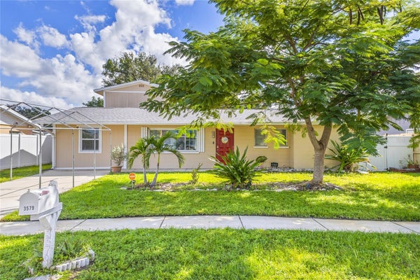 3579 BALI DR, SARASOTA, FL 34232 - Image e6808d8fc6bd43f74cb4d0cf983be70b/2088515238