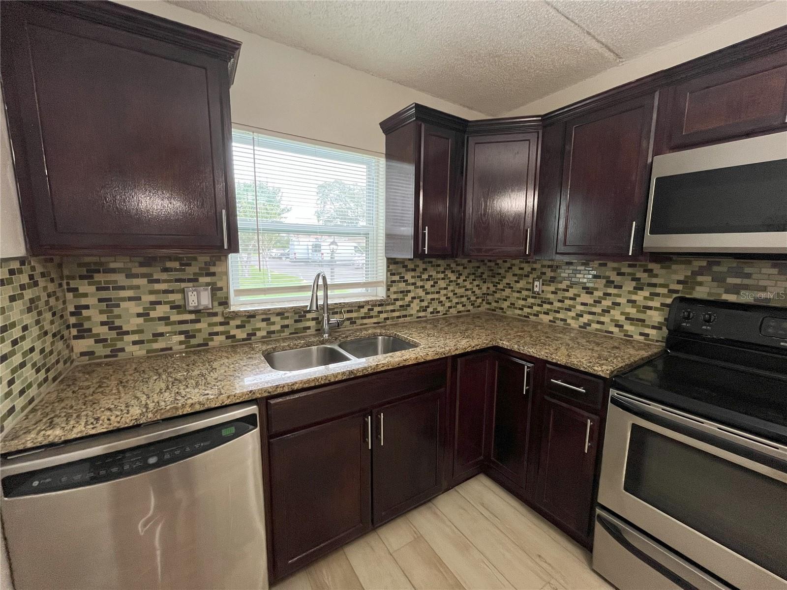 2868 SOMERSET PARK DRIVE 103