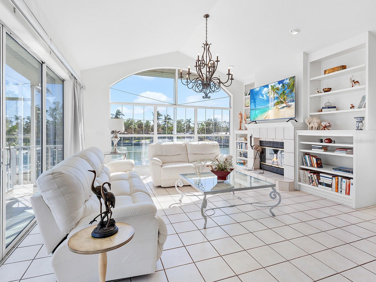 BAY ISLAND SHORES - Residential