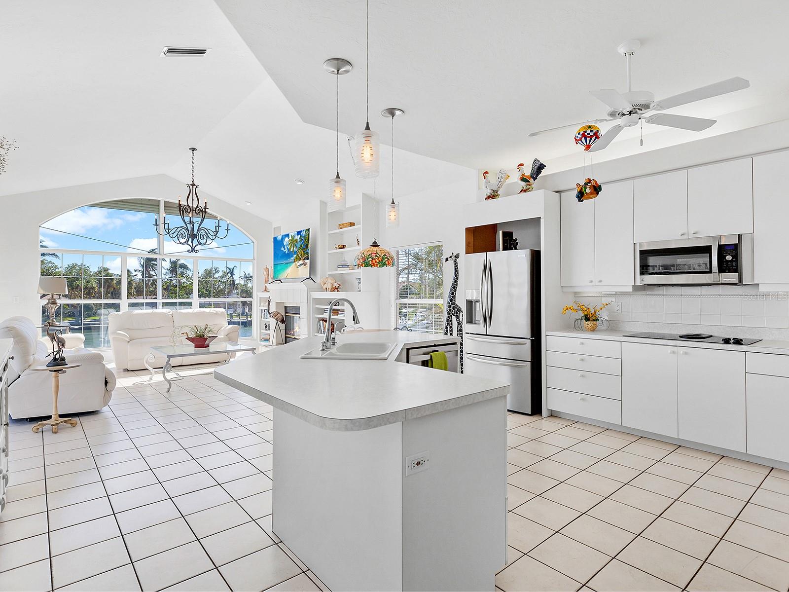 BAY ISLAND SHORES - Residential