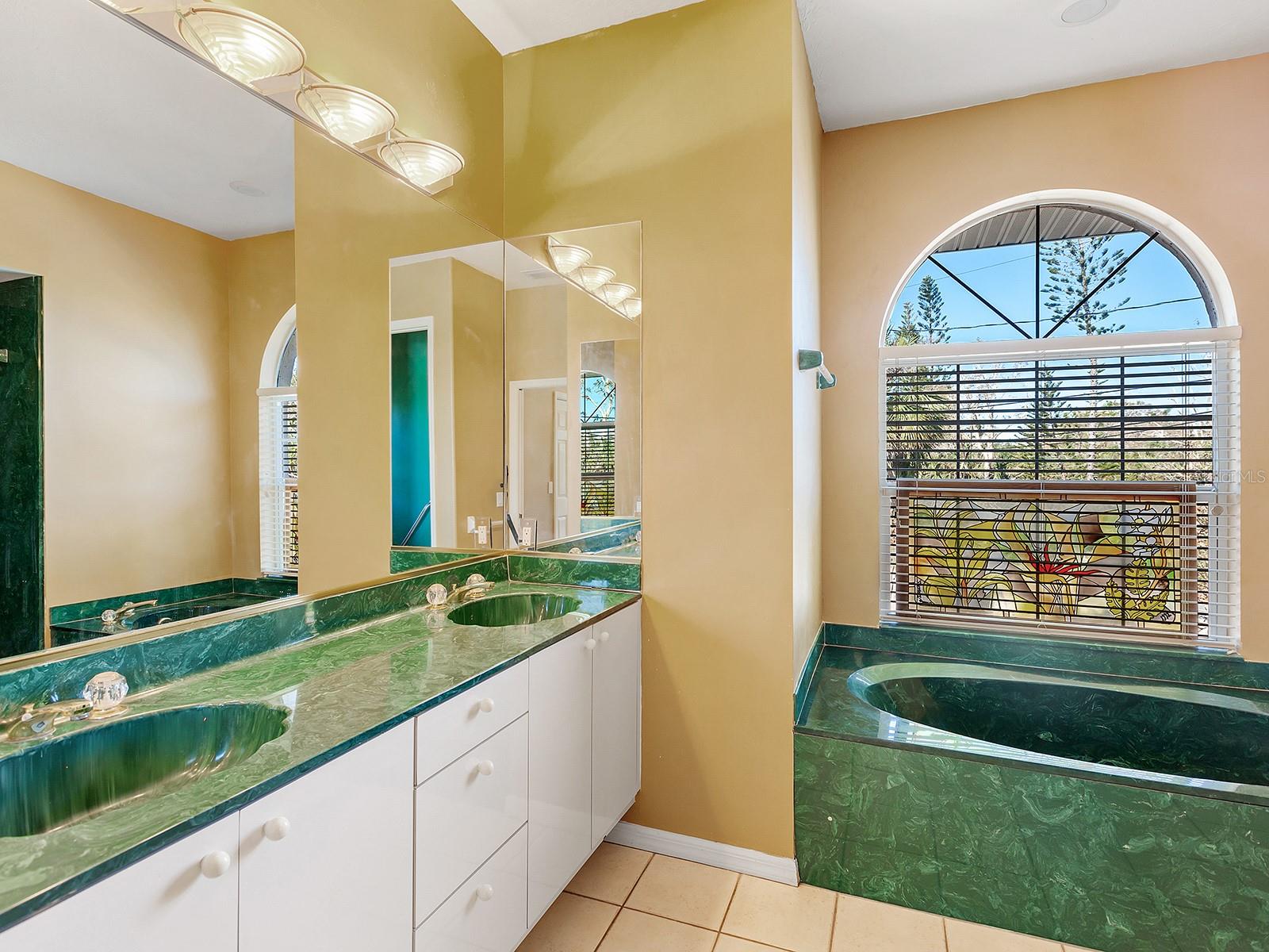 BAY ISLAND SHORES - Residential