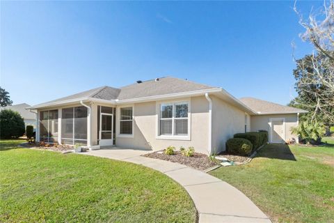 A home in LADY LAKE