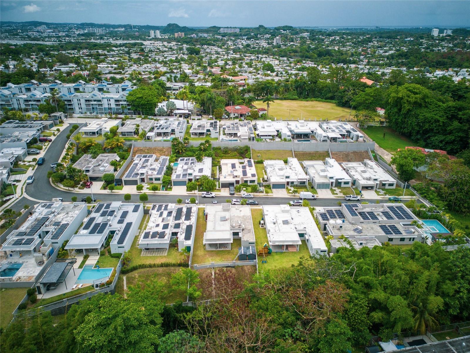 URB LAS CASONAS - Residential