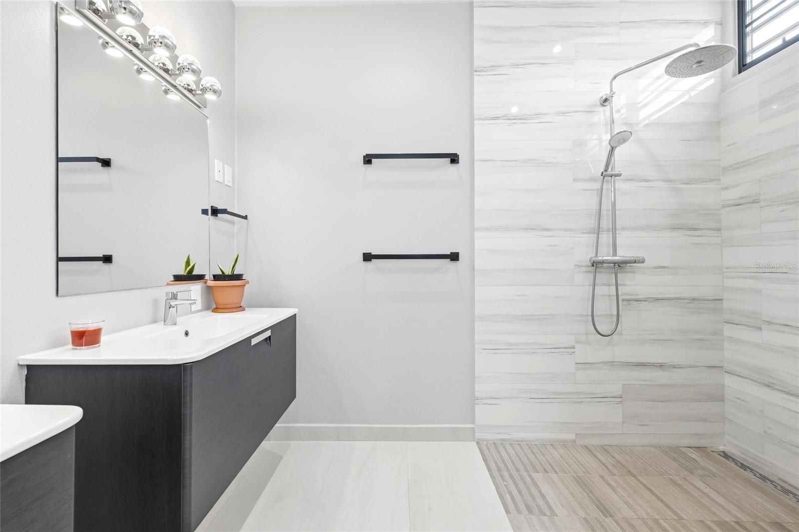 URB LAS CASONAS - Residential