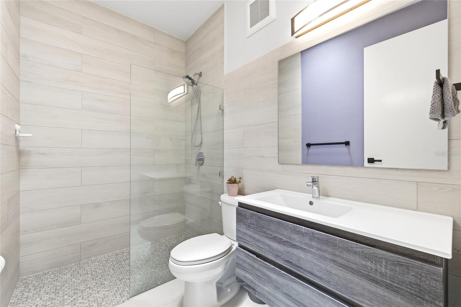 URB LAS CASONAS - Residential
