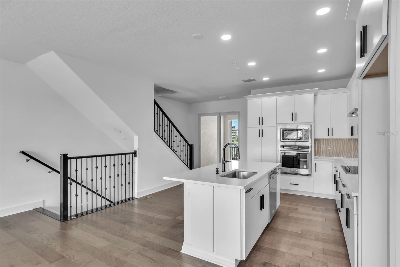 SEMINOLE ISLE TOWNHOMES - Residential