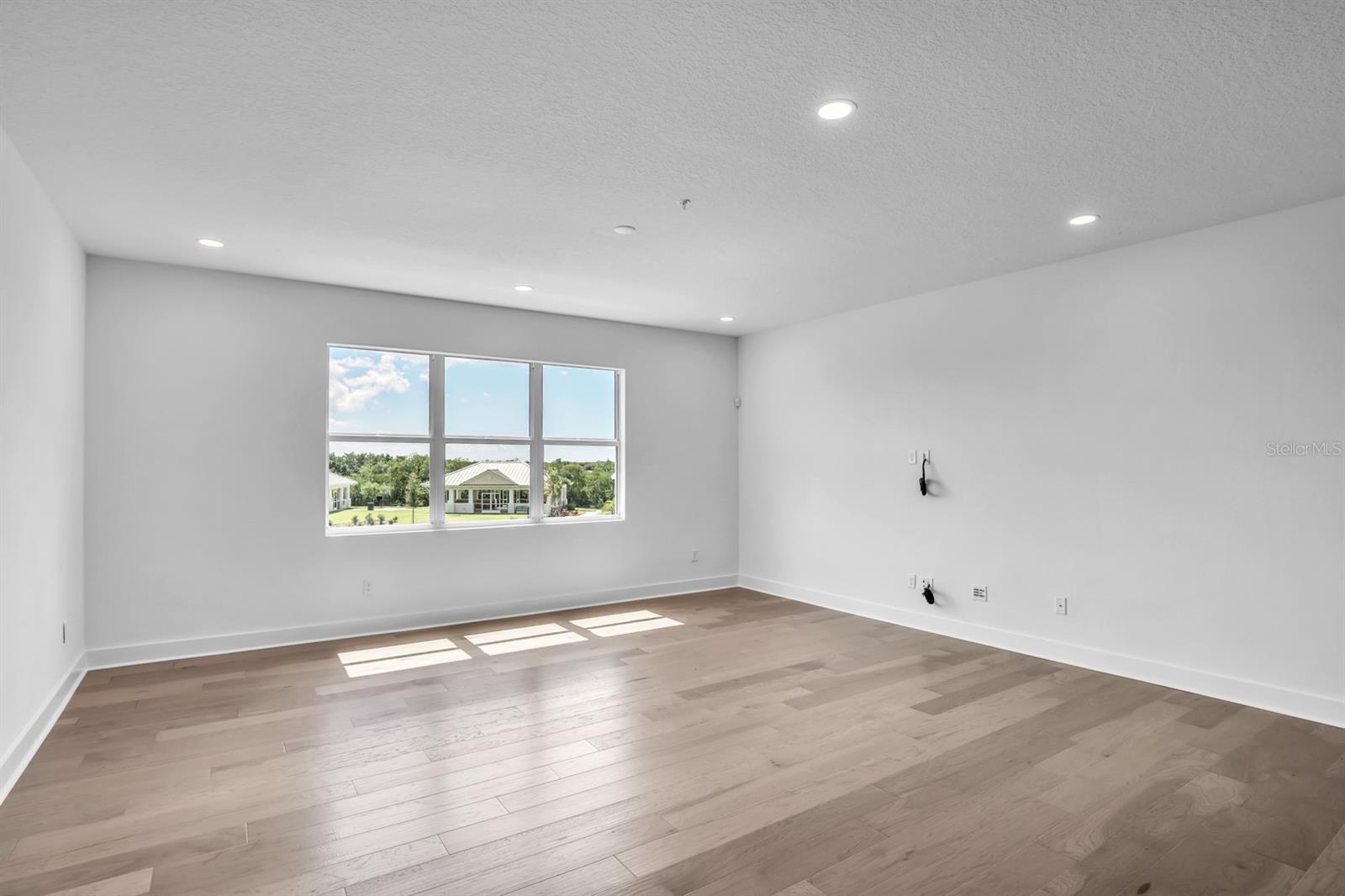 SEMINOLE ISLE TOWNHOMES - Residential