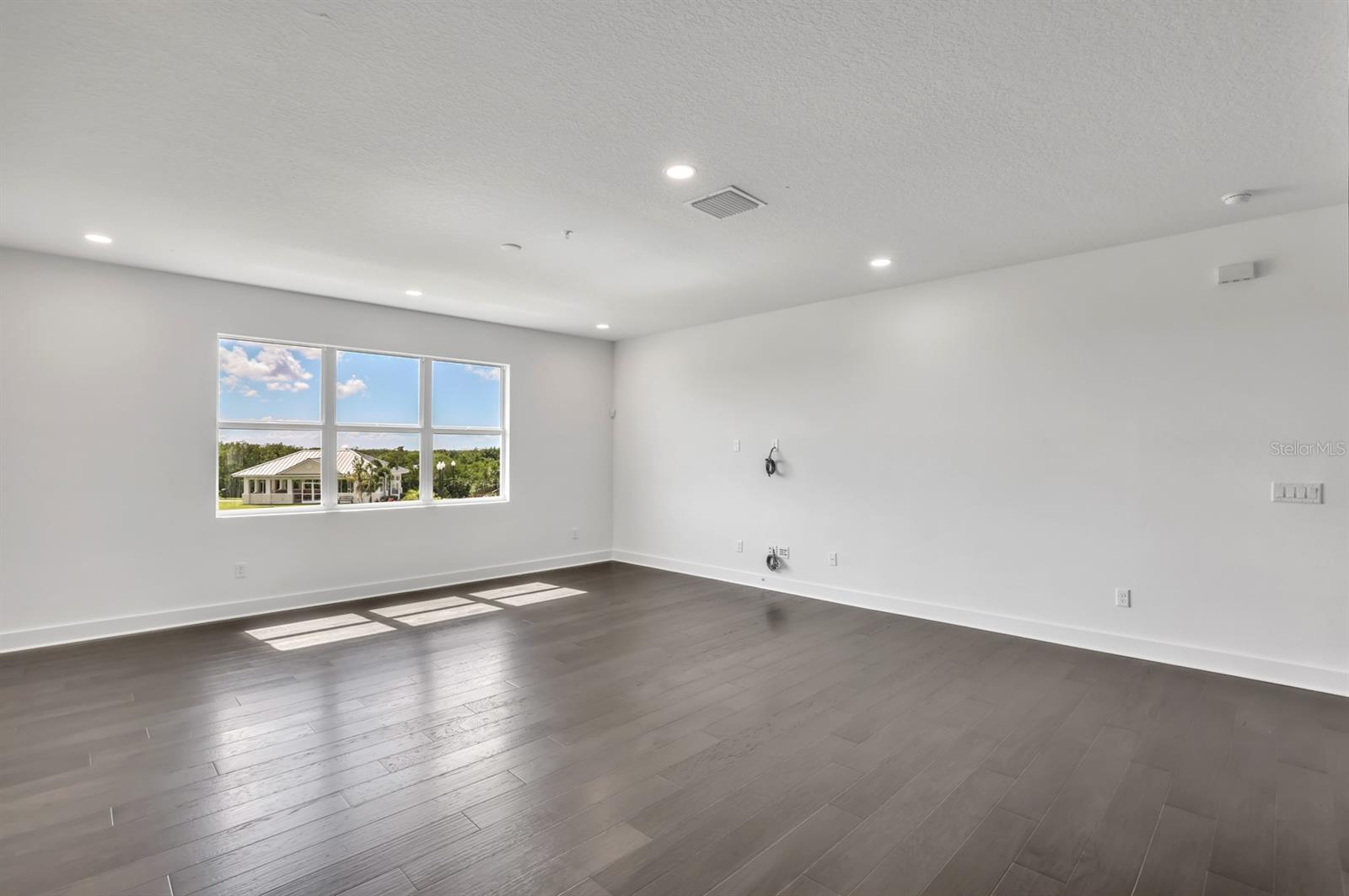 SEMINOLE ISLE TOWNHOMES - Residential