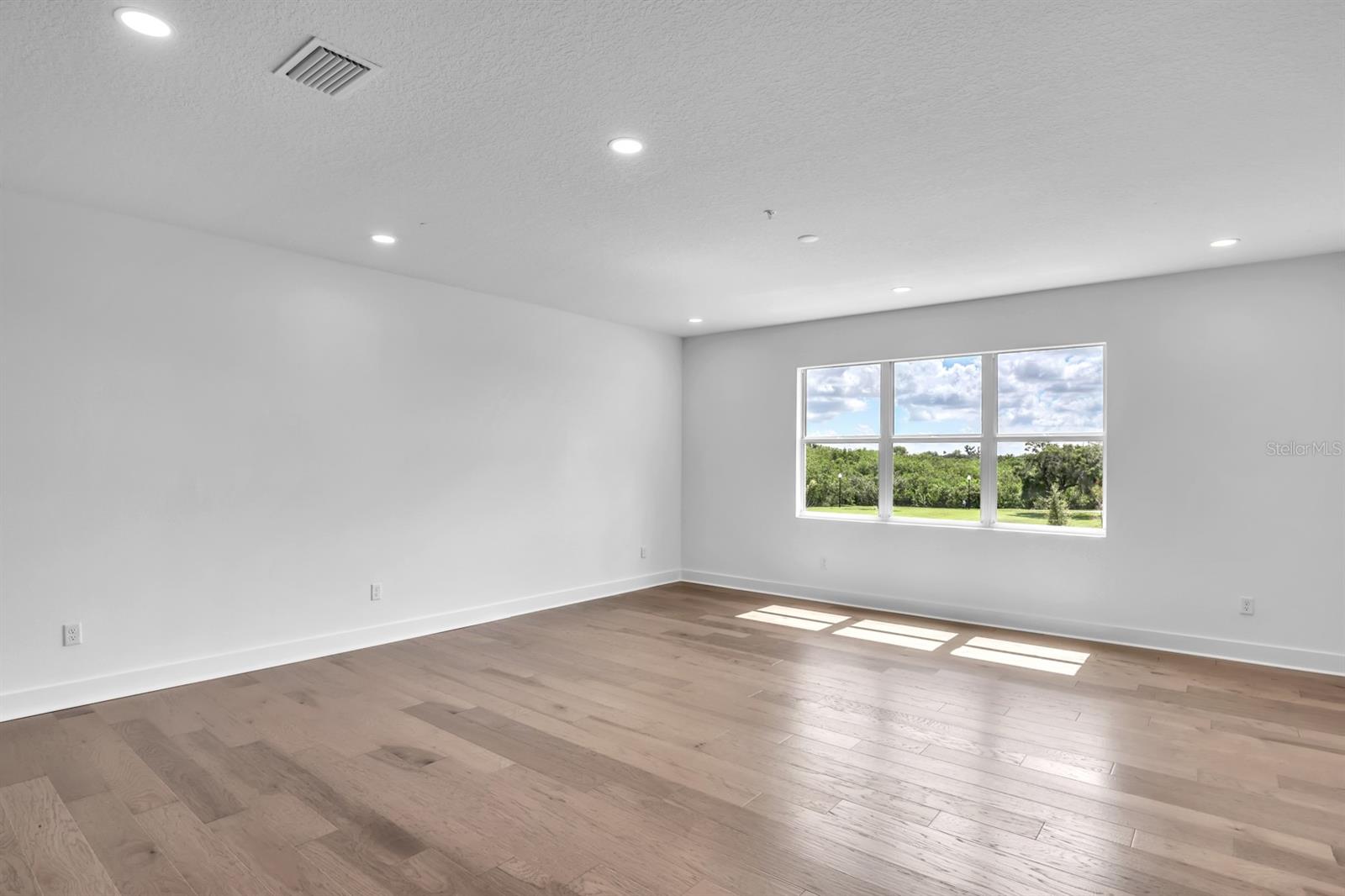 SEMINOLE ISLE TOWNHOMES - Residential