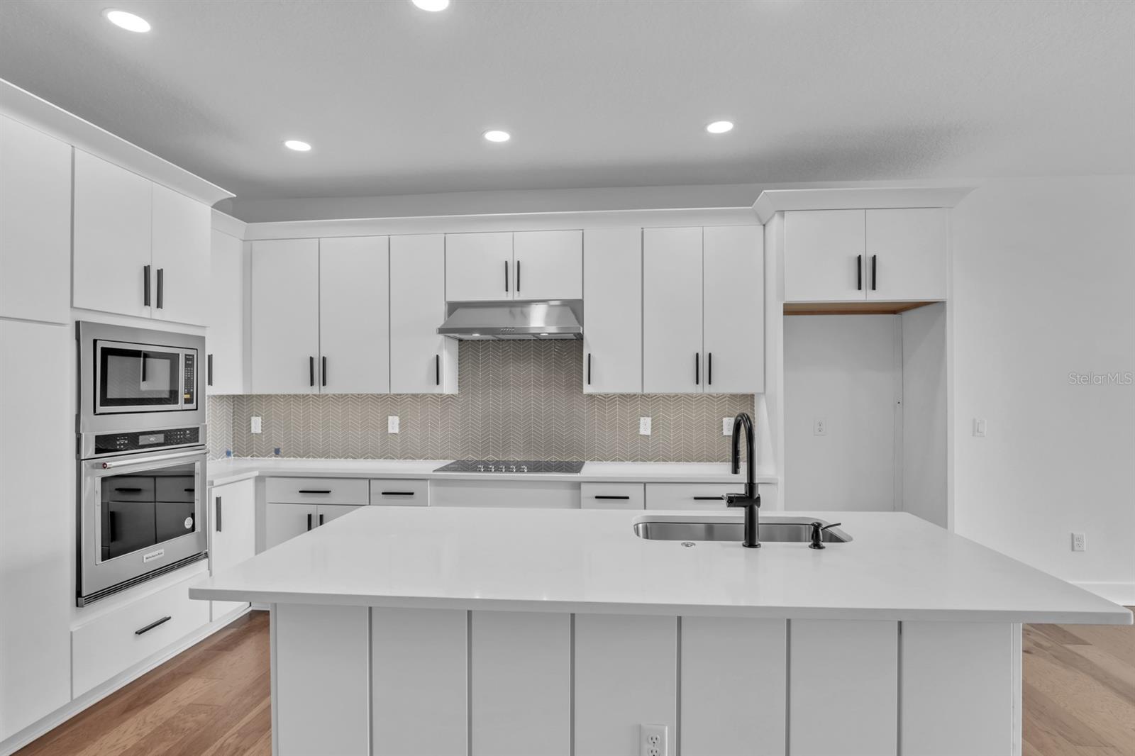 SEMINOLE ISLE TOWNHOMES - Residential