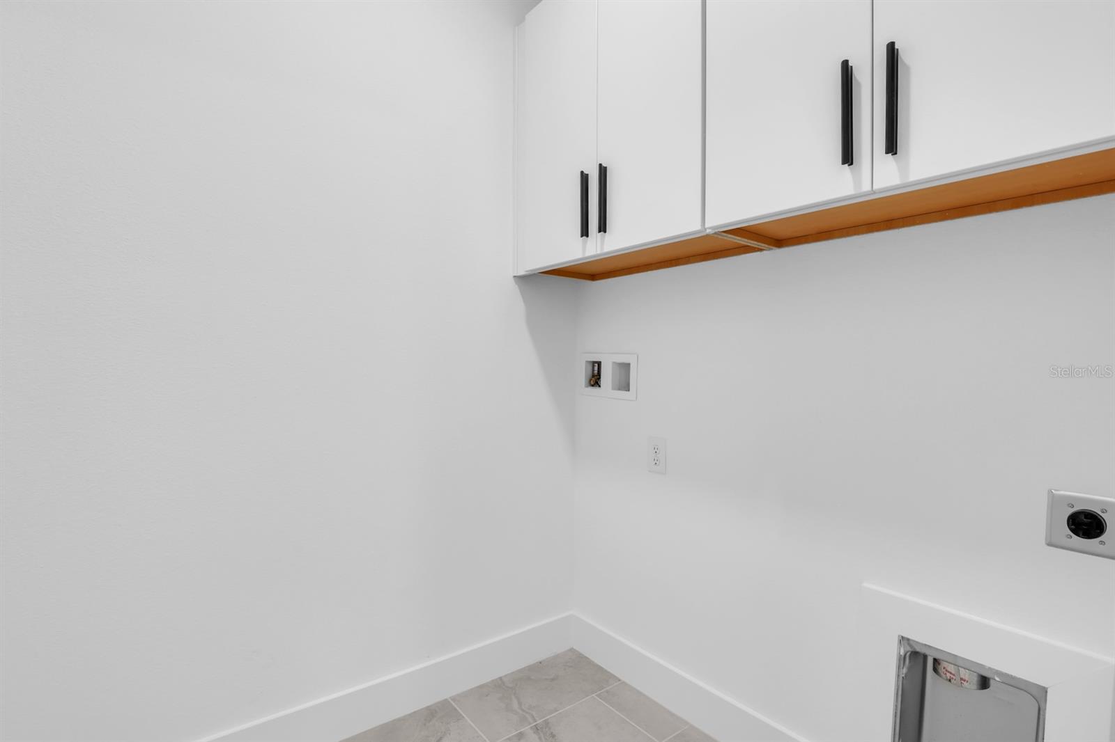 SEMINOLE ISLE TOWNHOMES - Residential