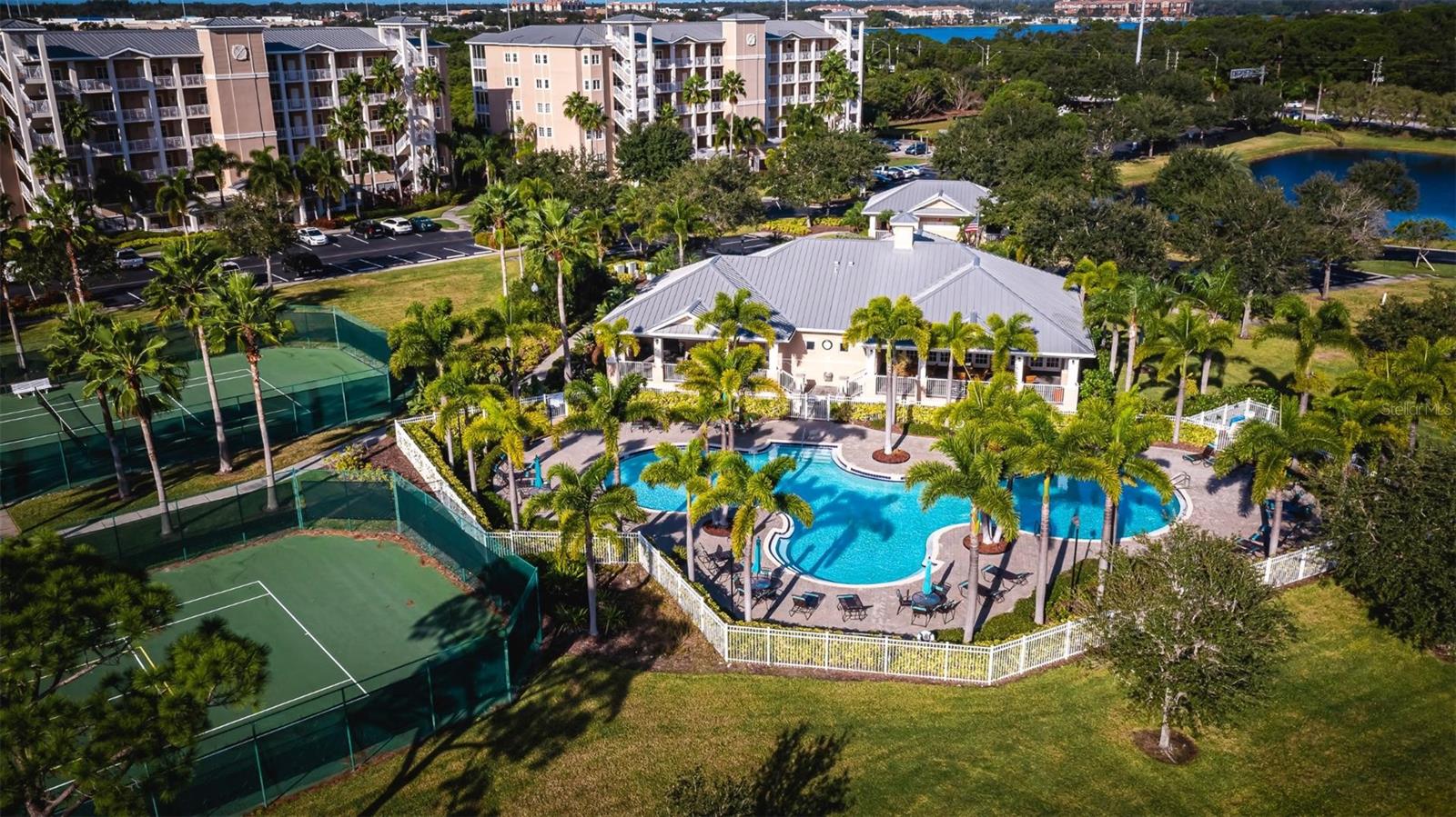 SEMINOLE ISLE TOWNHOMES - Residential