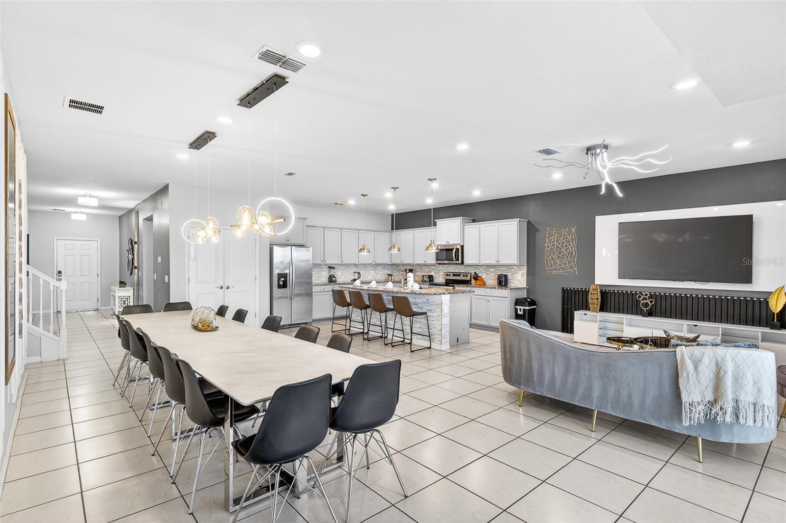 WINDSOR ISLAND RESIDENCE PH 2A - Residential