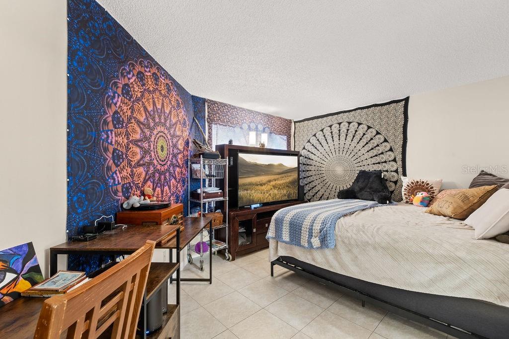 SOUTHPOINTE CONDO - Residential