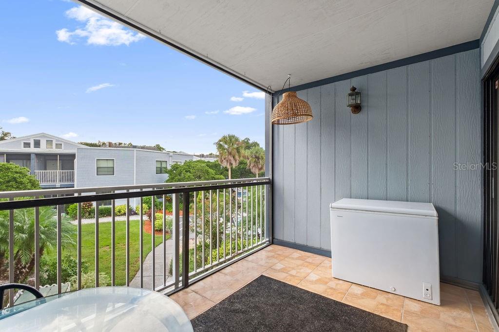 SOUTHPOINTE CONDO - Residential