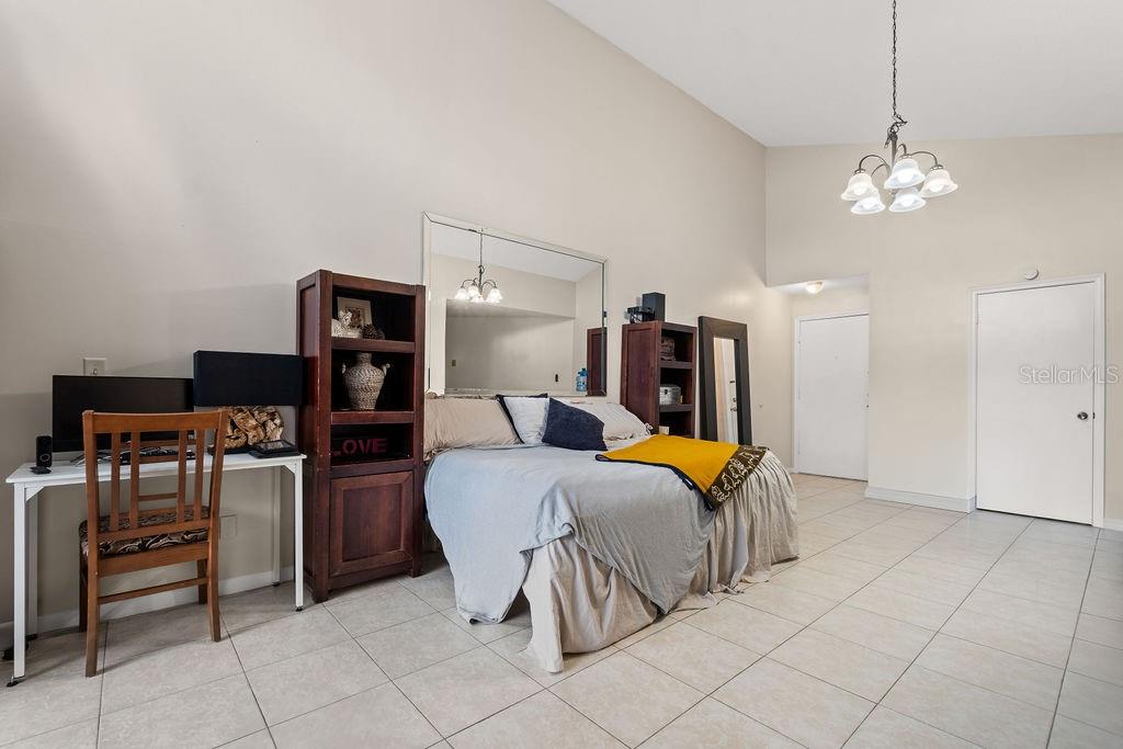 SOUTHPOINTE CONDO - Residential