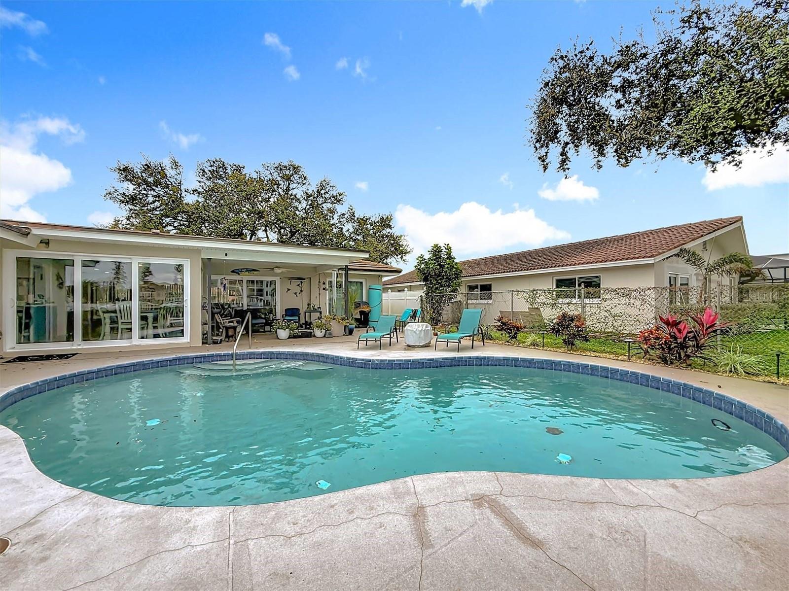 MAXIMO MOORINGS - Residential