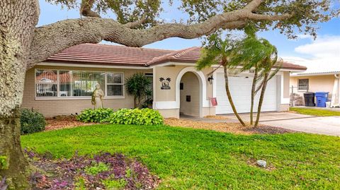 Photo of 3828 48th Avenue S, St Petersburg, FL 33711 (MLS # TB8465535)