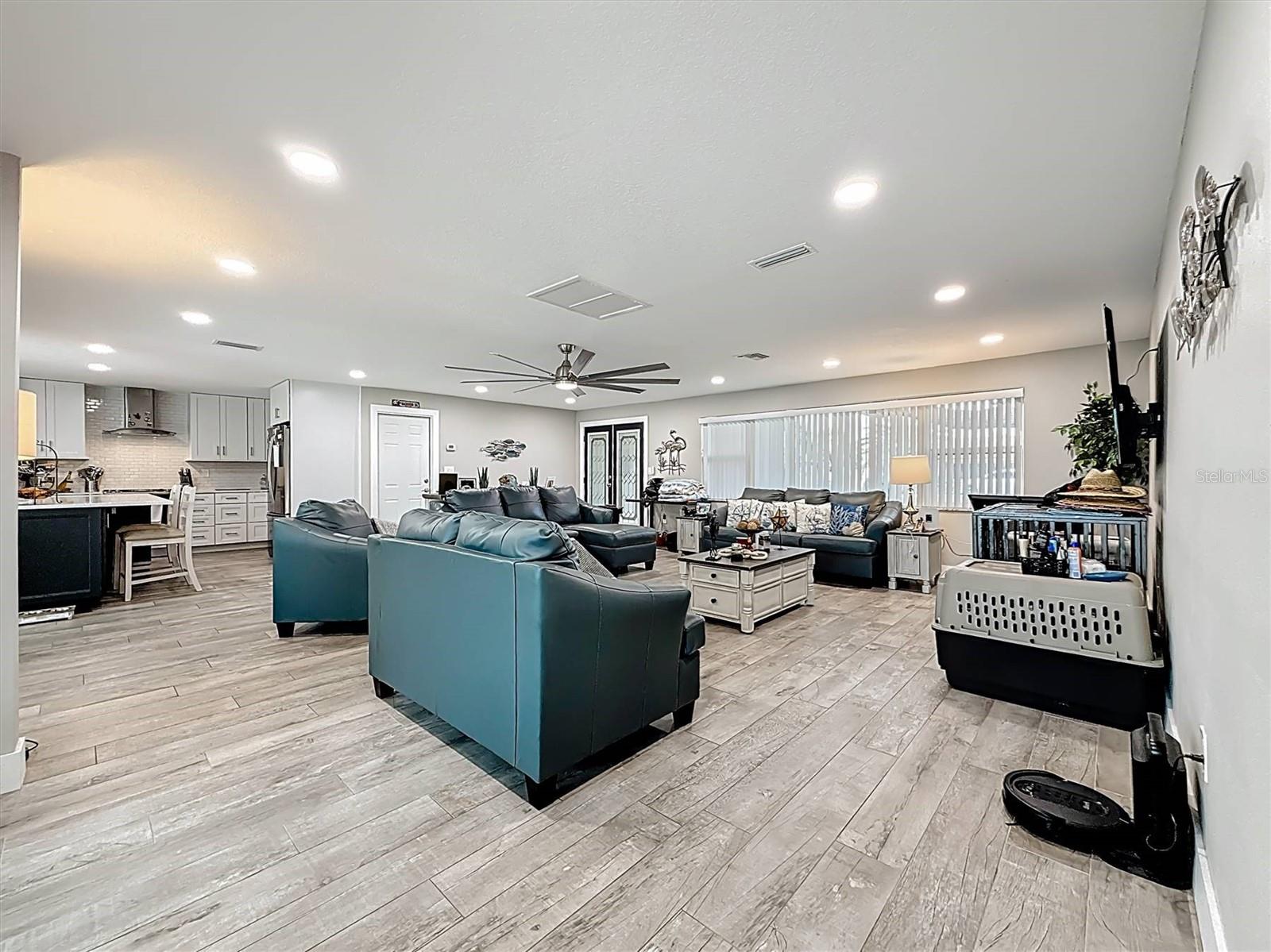 MAXIMO MOORINGS - Residential