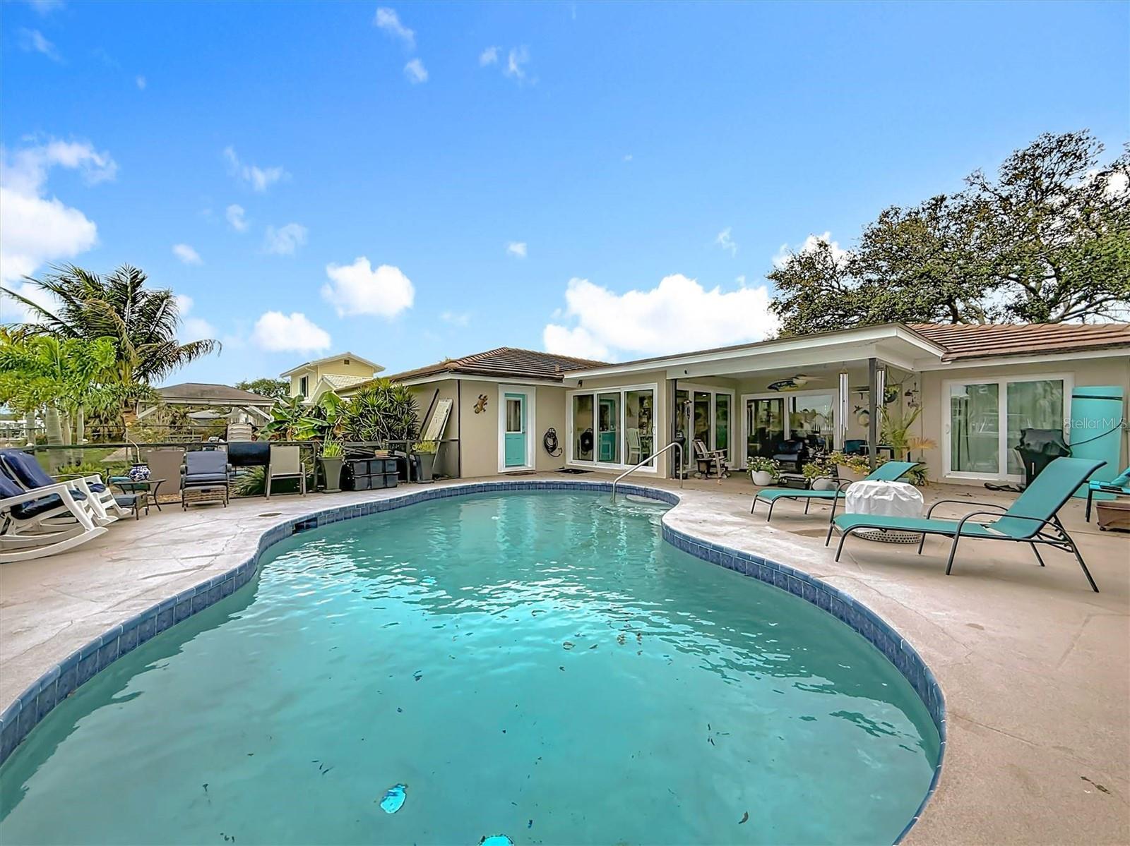 MAXIMO MOORINGS - Residential