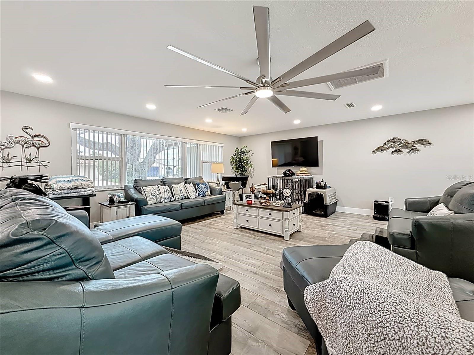 MAXIMO MOORINGS - Residential