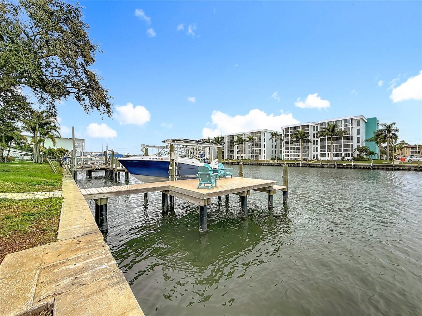 MAXIMO MOORINGS - Residential