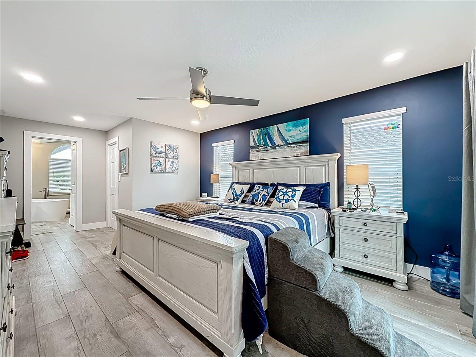 MAXIMO MOORINGS - Residential