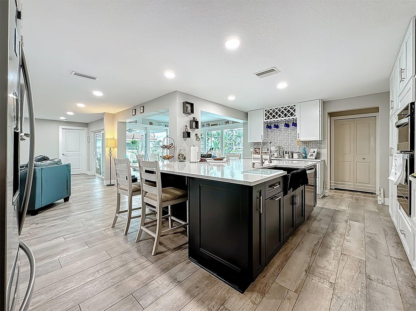 MAXIMO MOORINGS - Residential