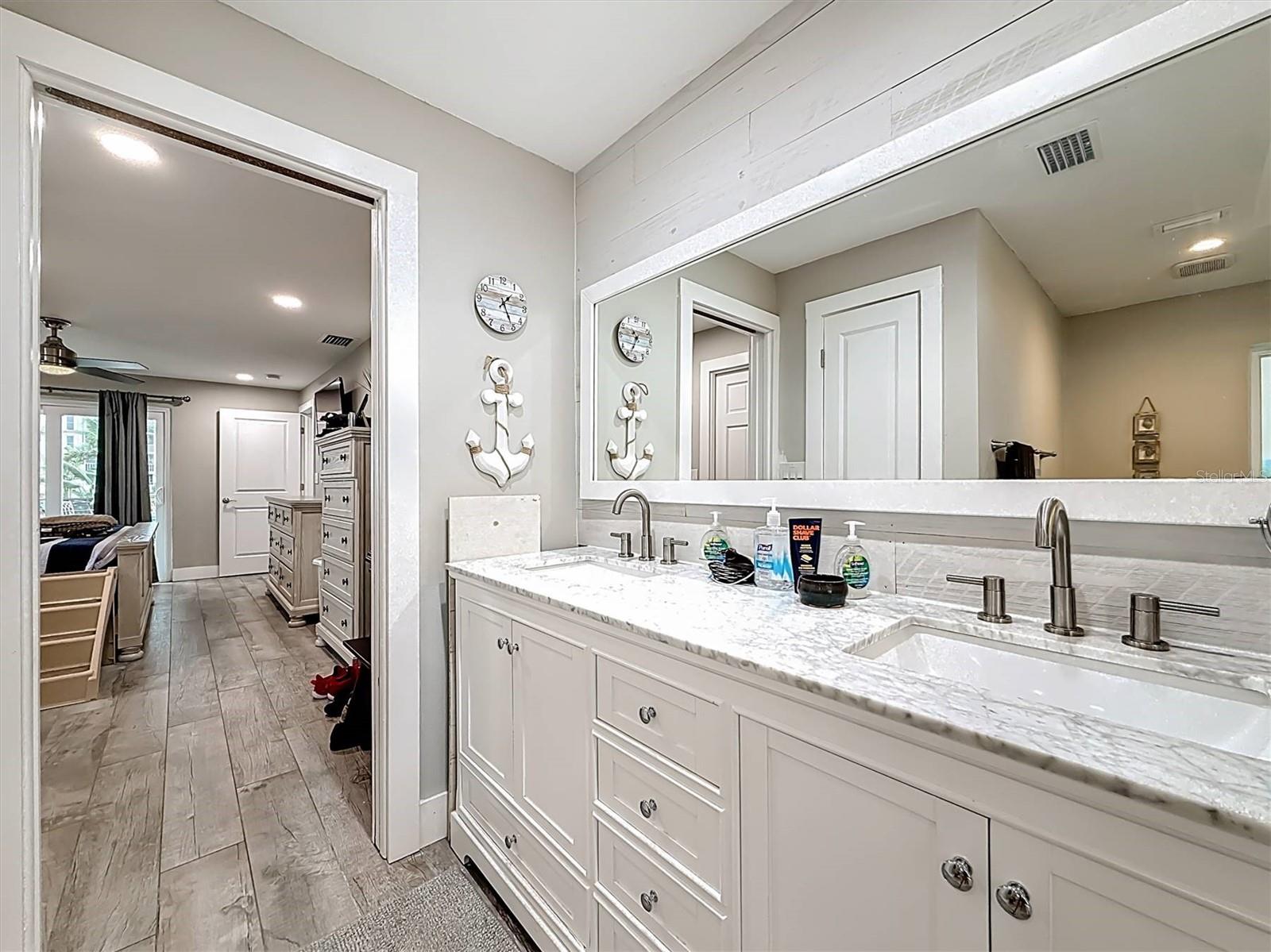 MAXIMO MOORINGS - Residential