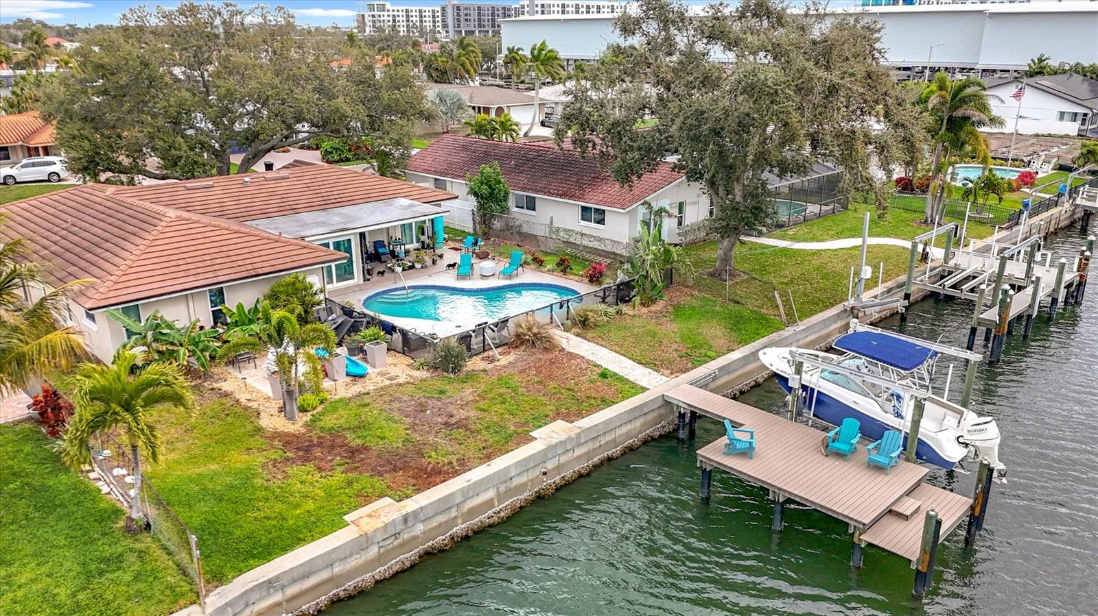 MAXIMO MOORINGS - Residential