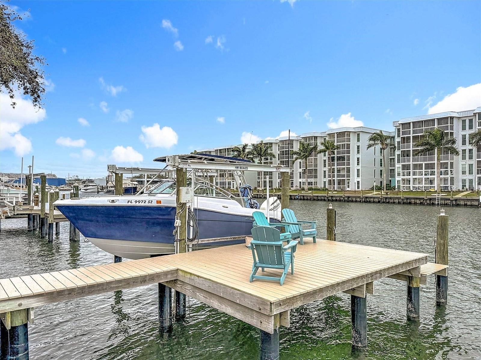 MAXIMO MOORINGS - Residential