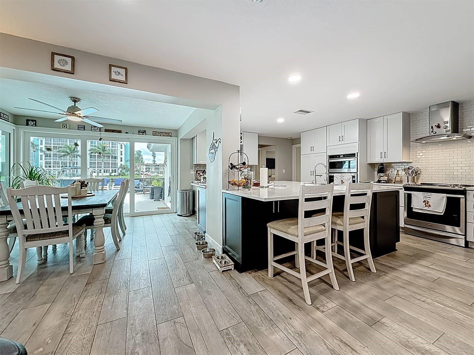 MAXIMO MOORINGS - Residential