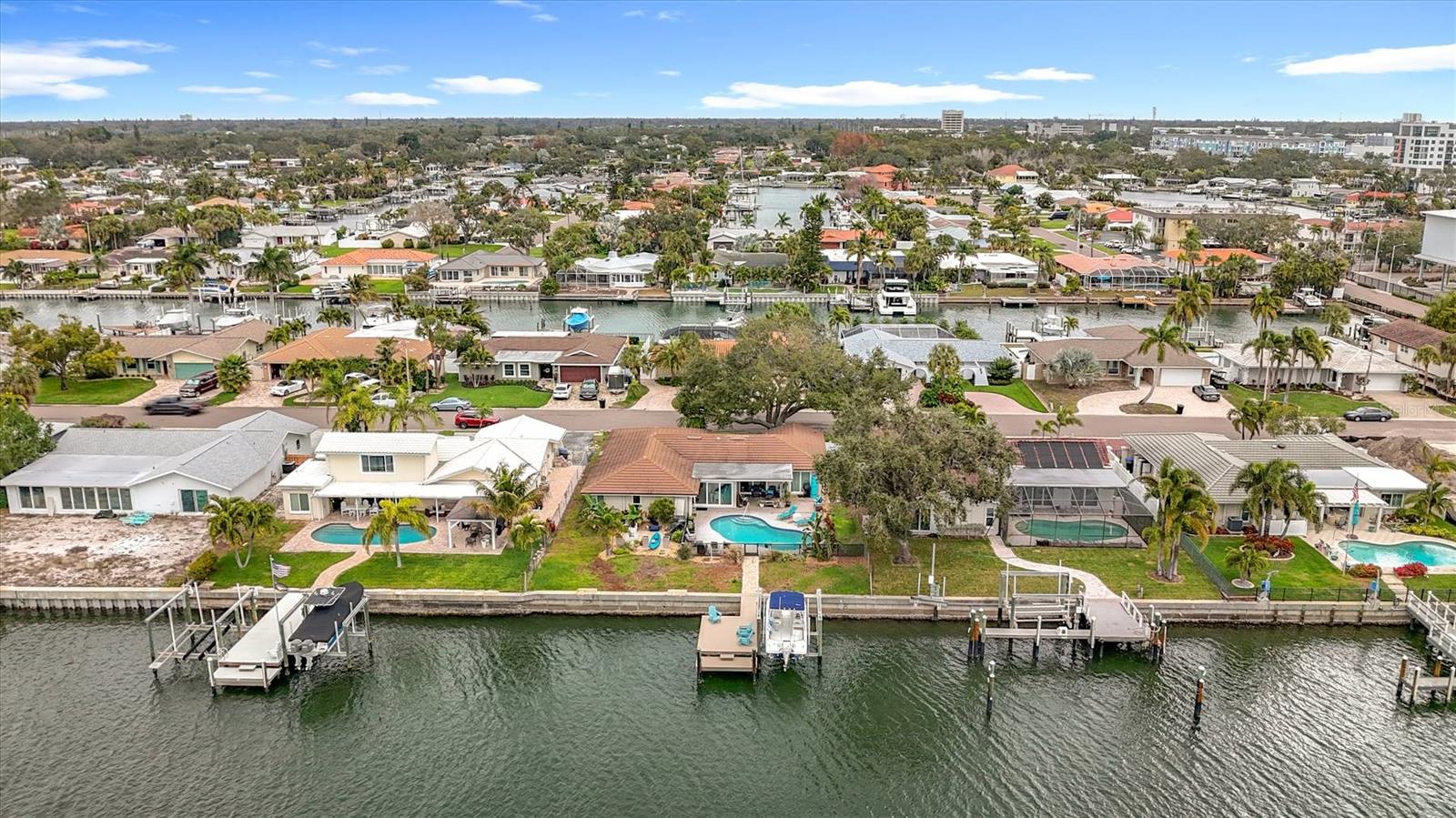 MAXIMO MOORINGS - Residential