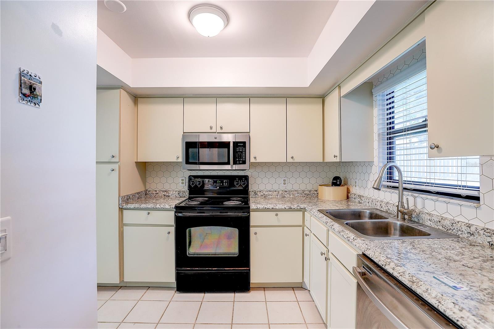 BLUFFS CHRISTINA 01 - Residential