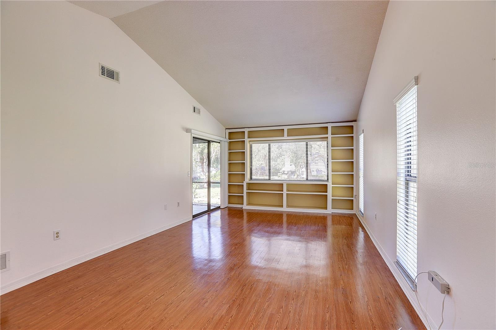 BLUFFS CHRISTINA 01 - Residential