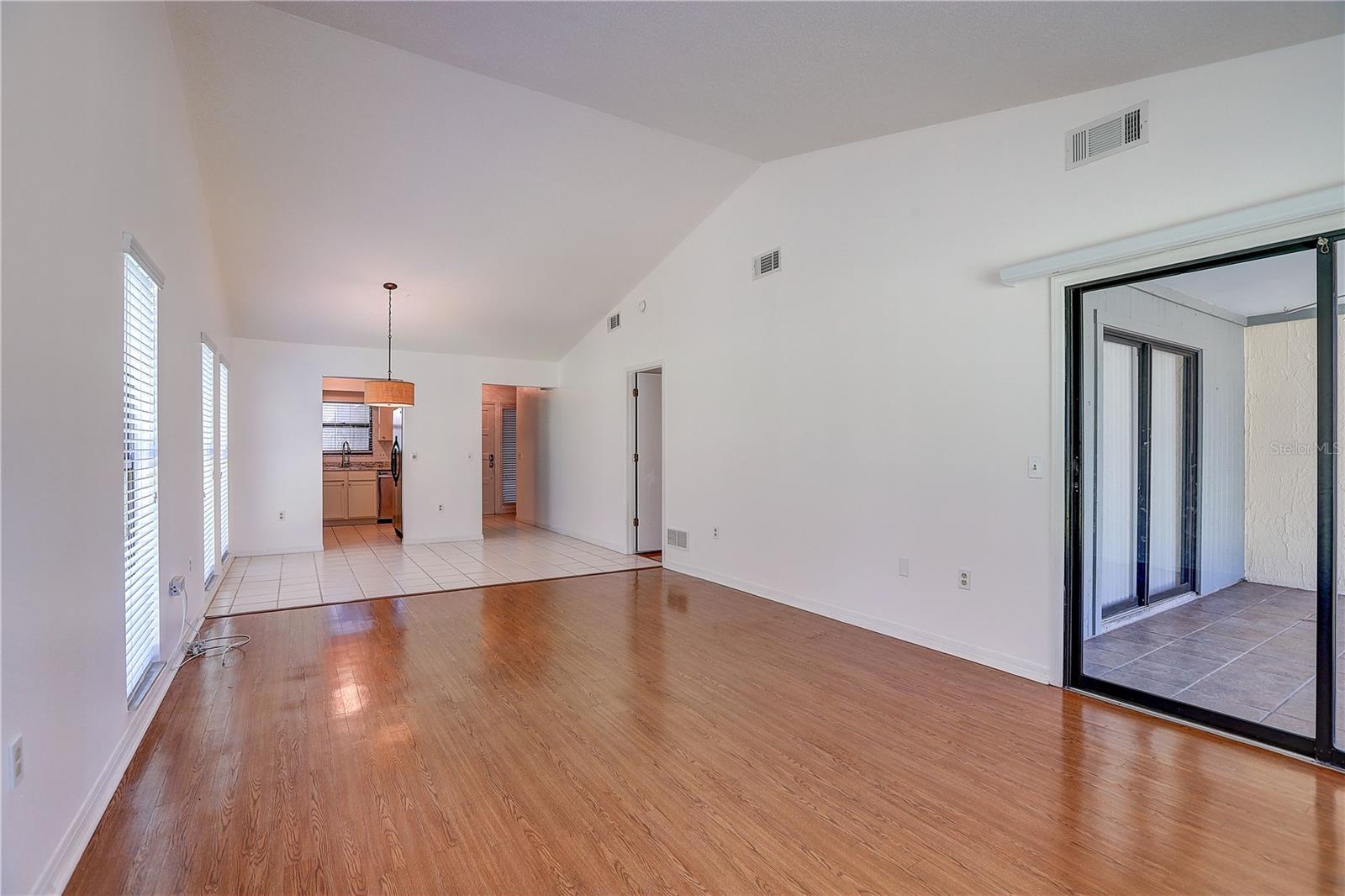 BLUFFS CHRISTINA 01 - Residential