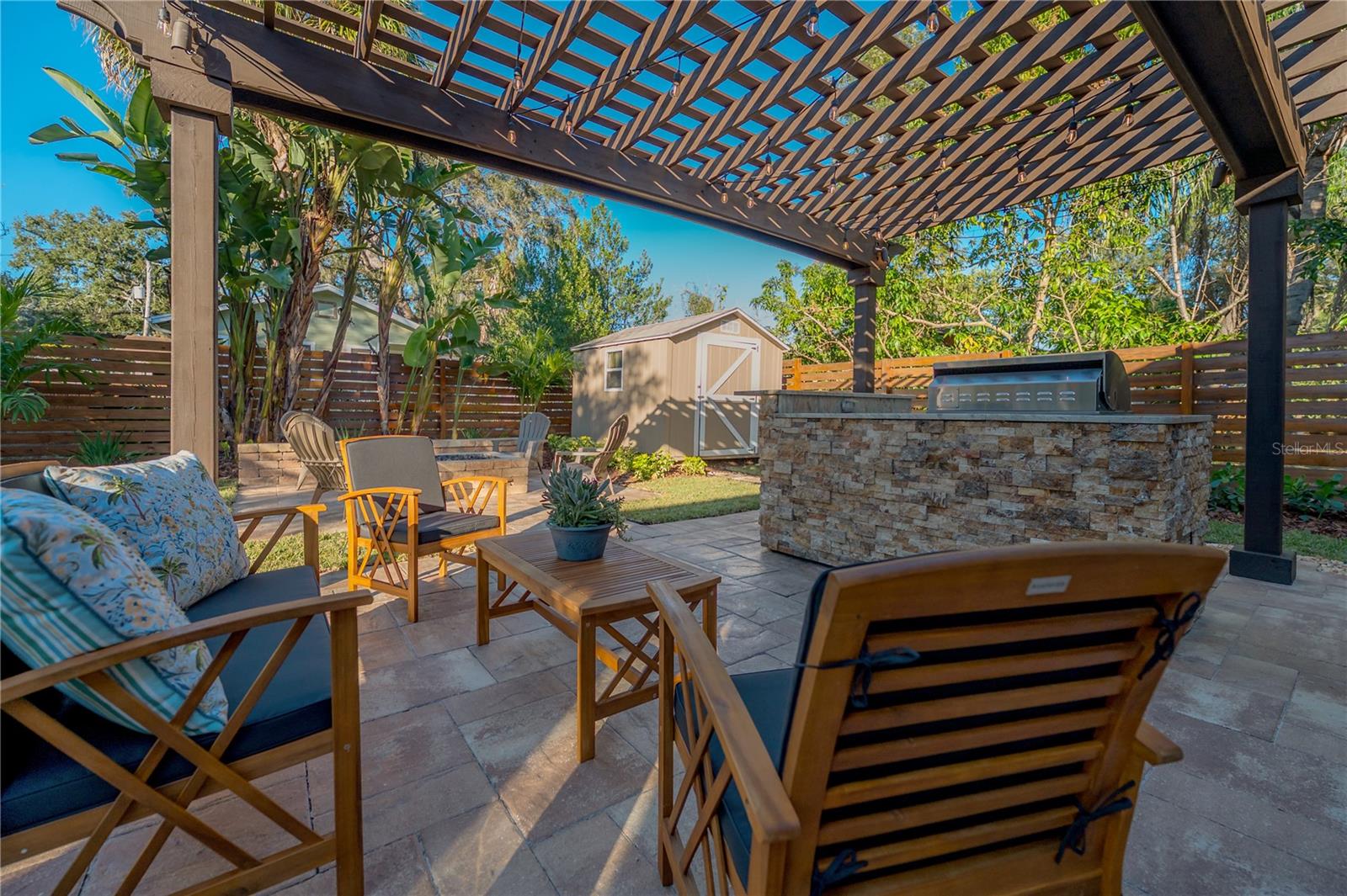 RIVERCREST - Residential