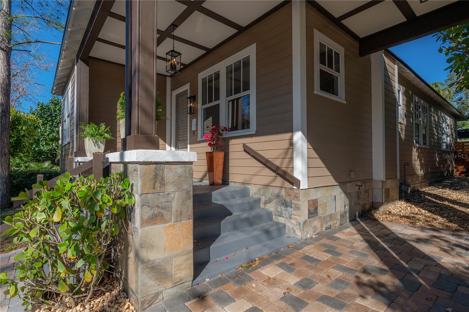 RIVERCREST - Residential