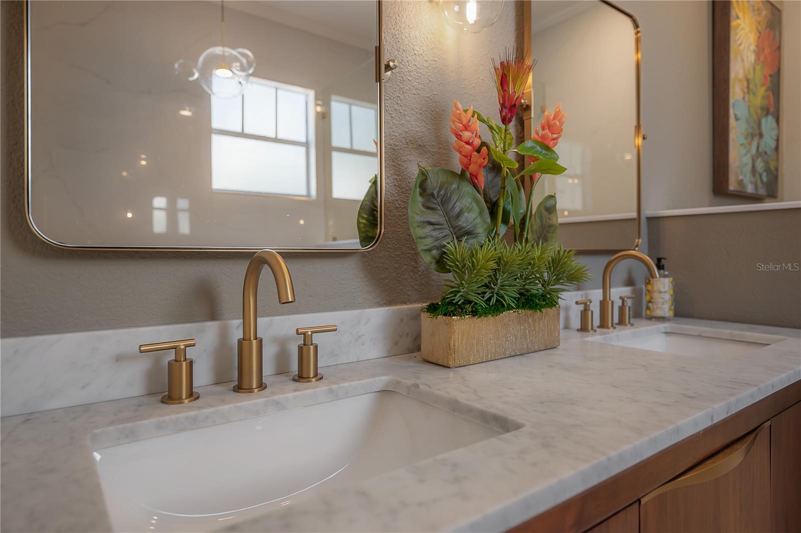 RIVERCREST - Residential