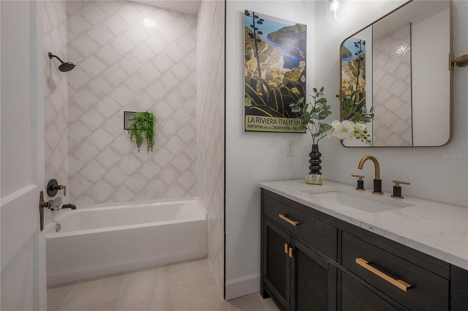 RIVERCREST - Residential