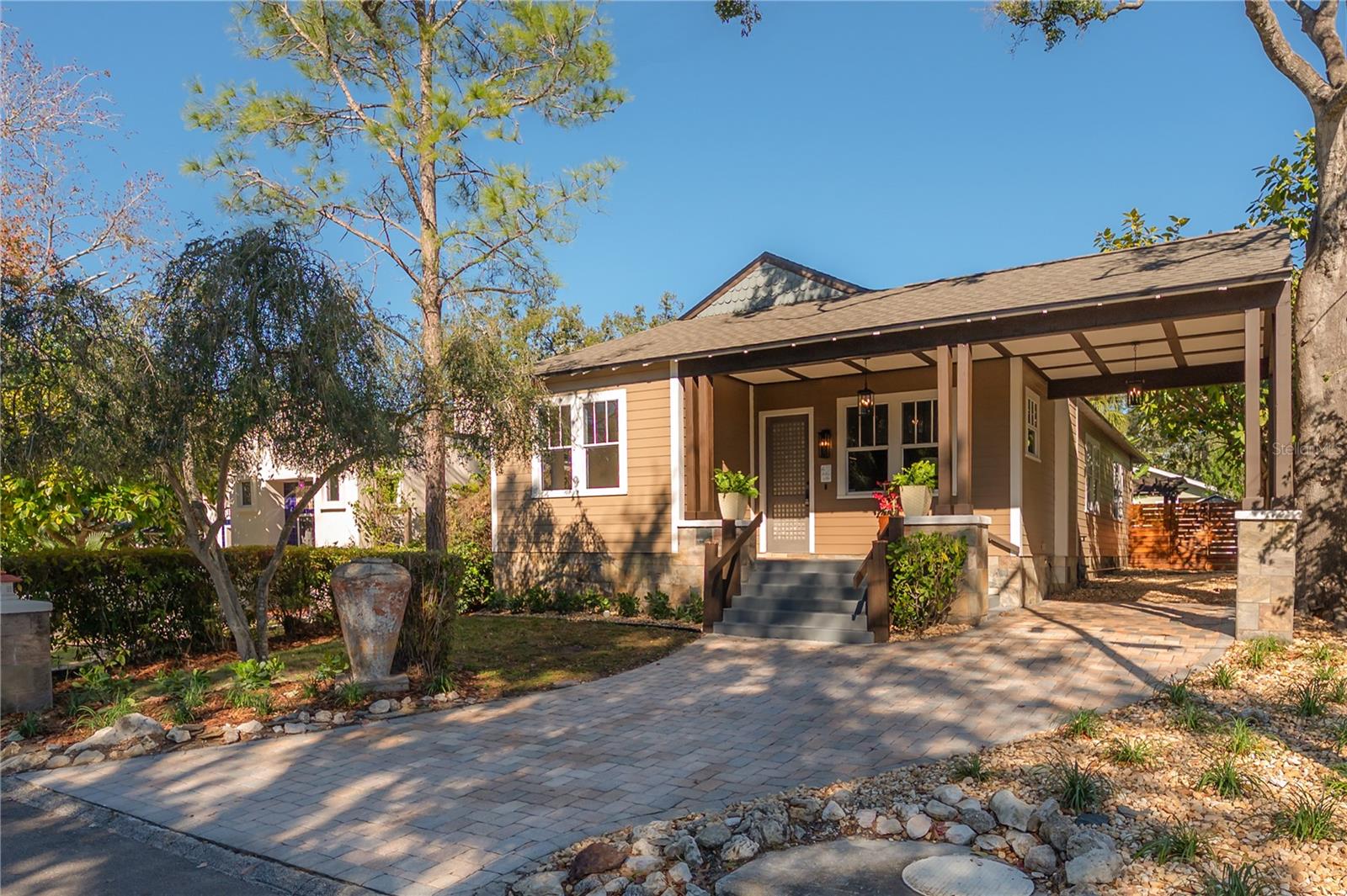 RIVERCREST - Residential