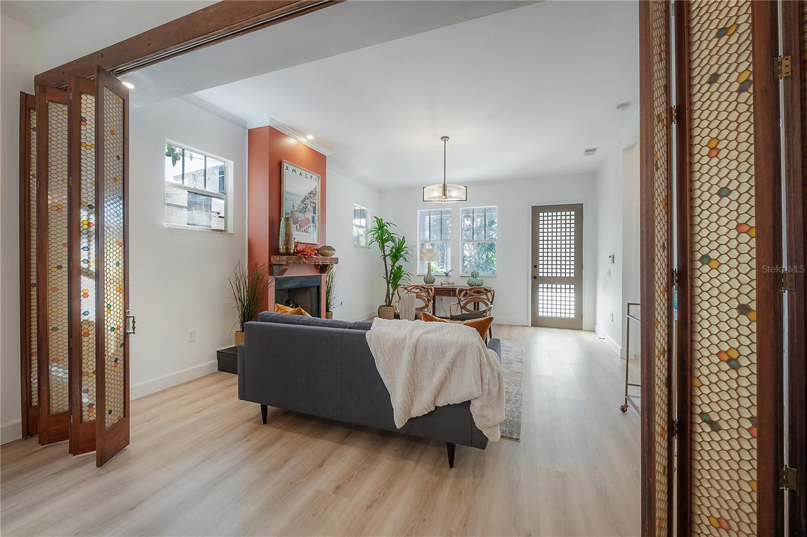 RIVERCREST - Residential